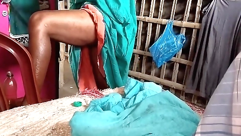 Indian girl in the kitchen makes a very exciting video