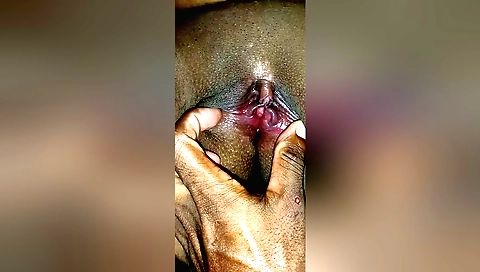 Indian amateur handjob filmed in pov and some cumshot