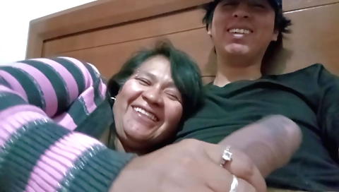 Indian mature woman gives me a handjob and gets addicted to me