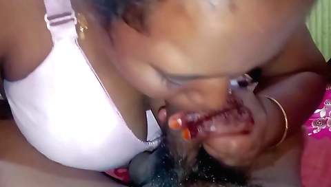 Bhabh i's hot pussy fucked! She fucked the girl on cam!