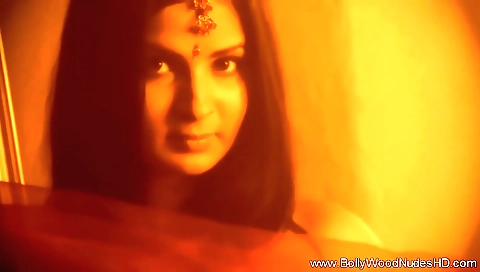 Indian girlfriend is naked and dancing with her lover