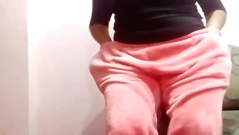 Indian chick gets her pussy spread out on the chair